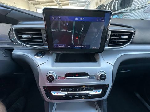 Used 2023 Ford Explorer XLT w/ Equipment Group 202A RWD image 27
