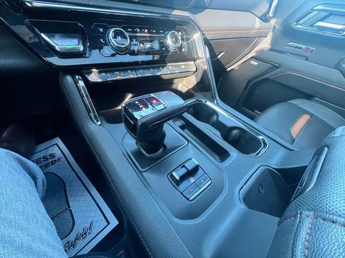 Used 2022 GMC Sierra 1500 AT4 w/ Sierra Safety Plus Package image 23