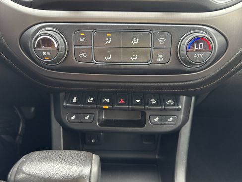 Used 2021 GMC Canyon AT4 w/ Driver Alert Package AWD/4WD image 18