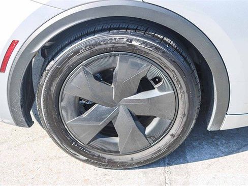 Certified 2024 Toyota Prius LE image 12