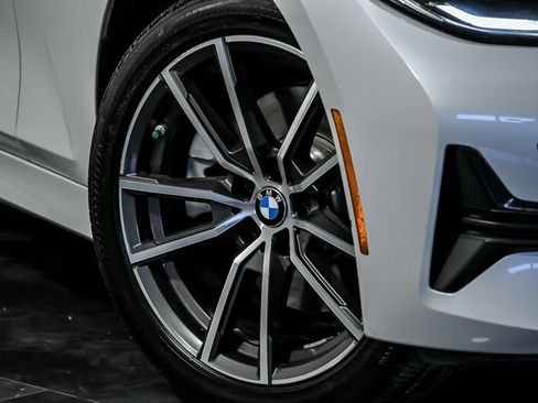 Used 2020 BMW 330i xDrive Sedan w/ Convenience Package AWD/4WD image 3