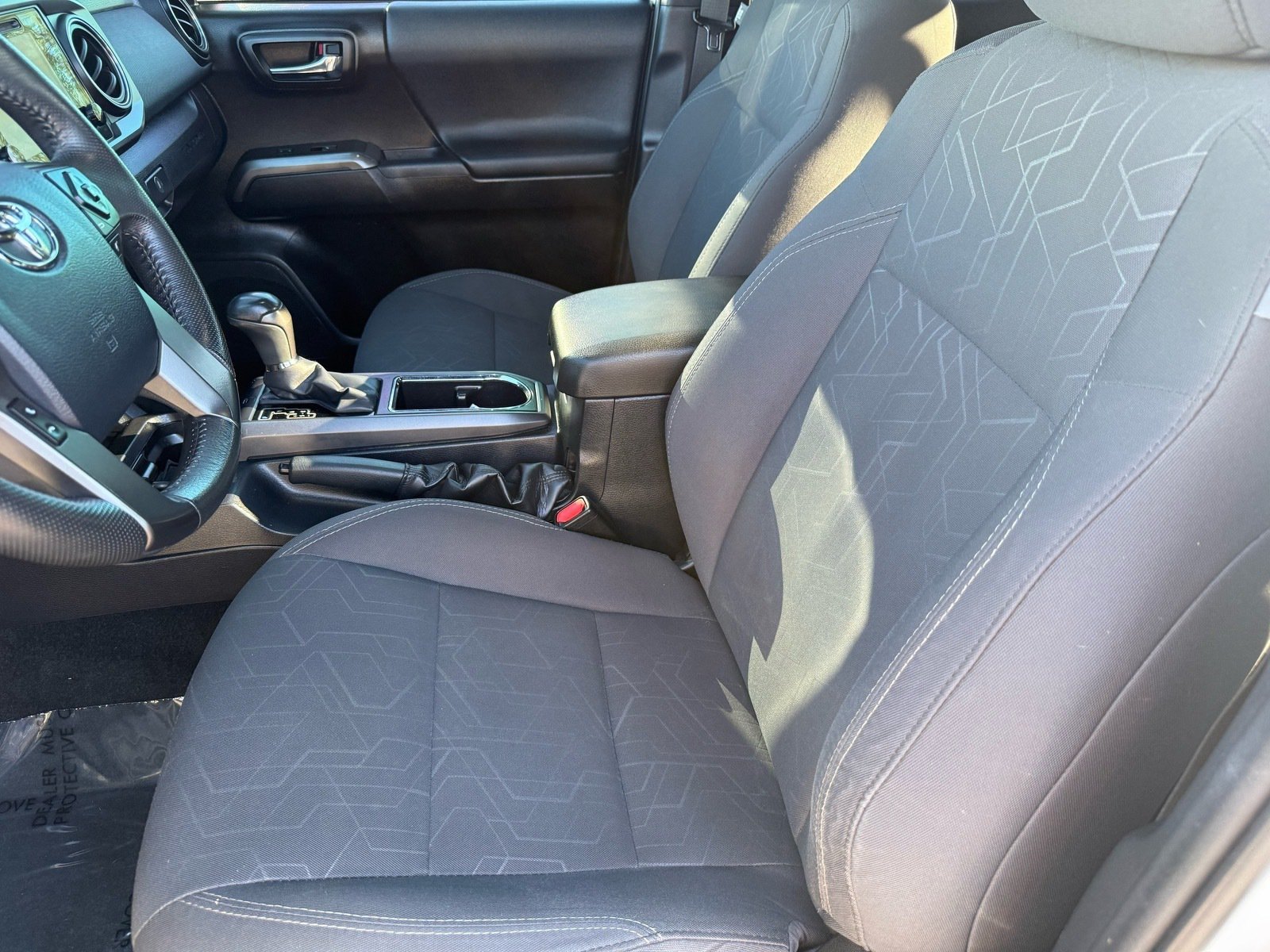 Used 2017 Toyota Tacoma TRD Sport w/ Tow Package RWD image 13