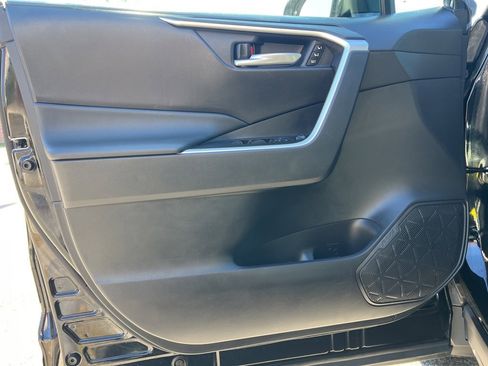 Used 2023 Toyota RAV4 XLE Premium image 11