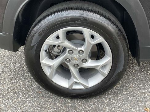 Used 2025 Chevrolet Trax LS w/ LS Convenience Package image 10