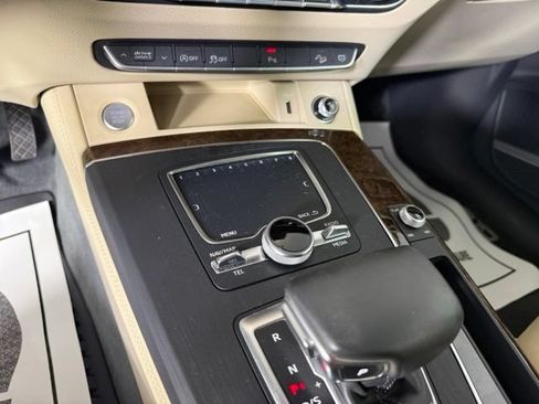 Used 2019 Audi Q5 2.0T Premium Plus w/ Premium Plus Package AWD/4WD image 22