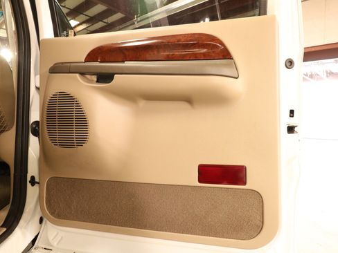 Used 2000 Ford Excursion Limited image 24