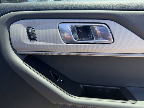 New 2026 Ford Explorer Active w/ Active Comfort Package RWD image 12