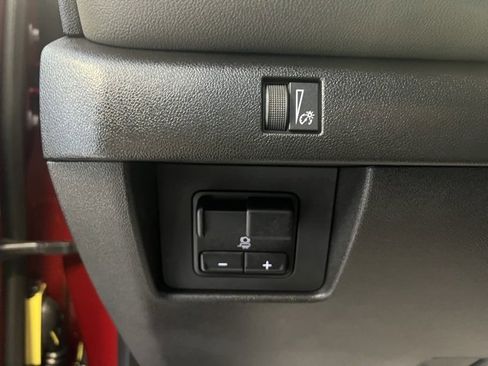 Used 2025 Chevrolet Colorado ZR2 w/ Technology Package image 22