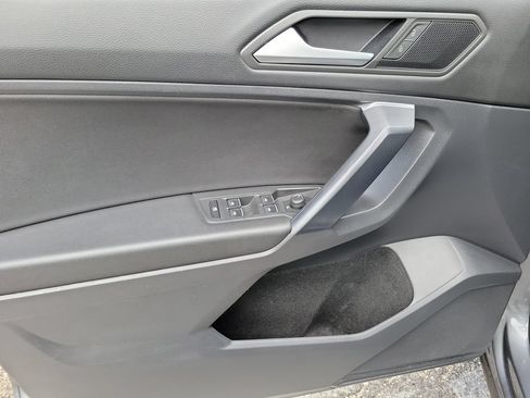 Used 2021 Volkswagen Tiguan SE R-Line FWD image 19