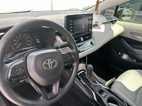 Used 2021 Toyota Corolla L FWD image 3