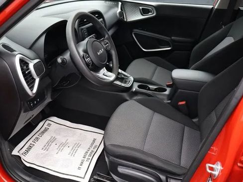 Used 2024 Kia Soul LX w/ Option Group 015 FWD image 13