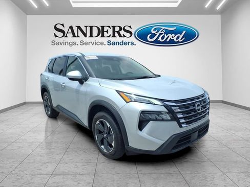 Used 2024 Nissan Rogue SV AWD/4WD image 1