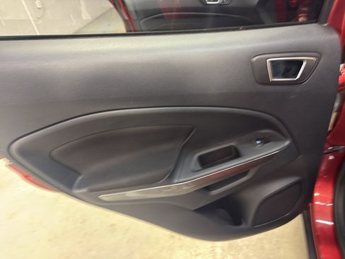 Used 2018 Ford EcoSport SE w/ SE Convenience Package image 26