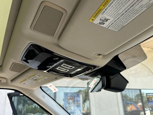 Used 2019 Land Rover Range Rover Sport HSE AWD/4WD image 27