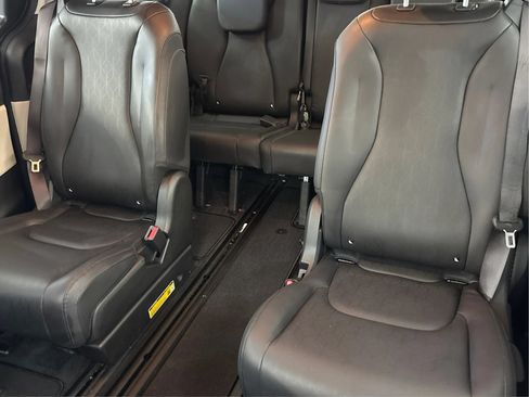 Used 2024 Kia Carnival SX FWD image 47