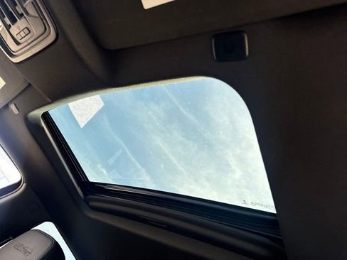 Used 2022 Chevrolet Silverado 1500 High Country w/ Technology Package image 21