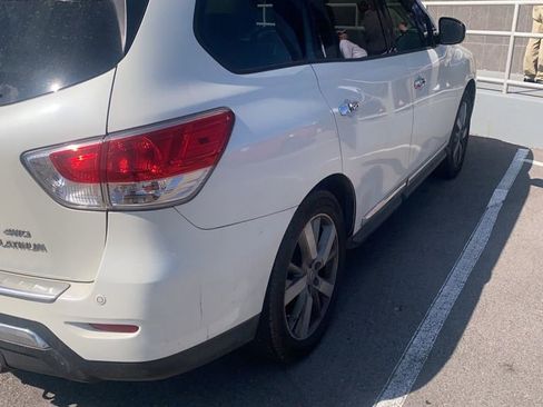 Used 2016 Nissan Pathfinder Platinum image 3