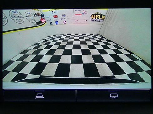 Used 2022 GMC Yukon XL AT4 image 12