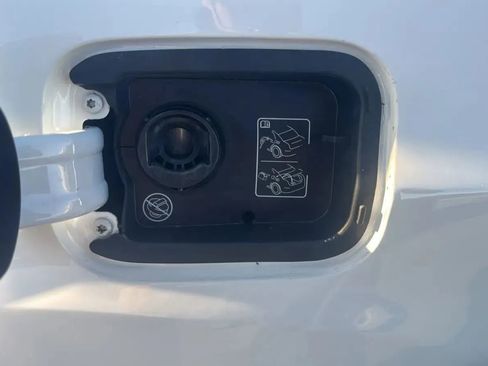 Used 2015 Chrysler 300 C w/ Light Group RWD image 35