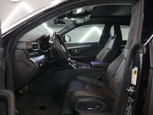 Used 2020 Lamborghini Urus AWD/4WD image 11