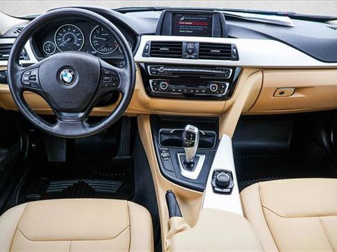 Used 2018 BMW 320i xDrive Sedan image 21