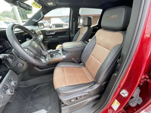 Certified 2024 Chevrolet Silverado 1500 High Country AWD/4WD image 20
