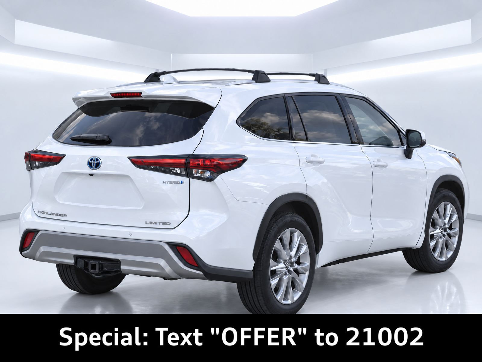 Used 2023 Toyota Highlander Limited FWD image 4