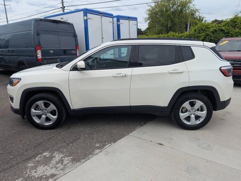Used 2021 Jeep Compass Latitude FWD image 4