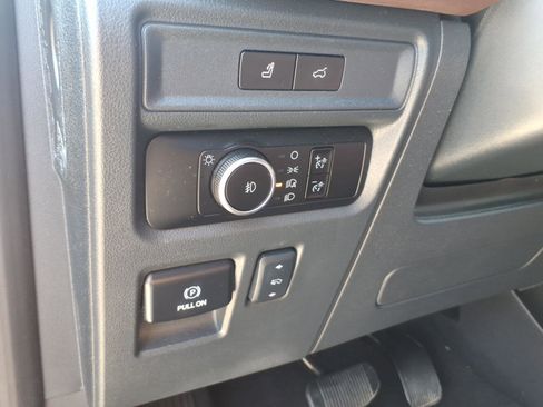 Used 2024 Ford Expedition Limited RWD image 19