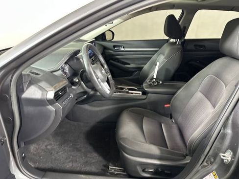 Used 2023 Nissan Altima 2.5 SV w/ SV Premium Package image 11