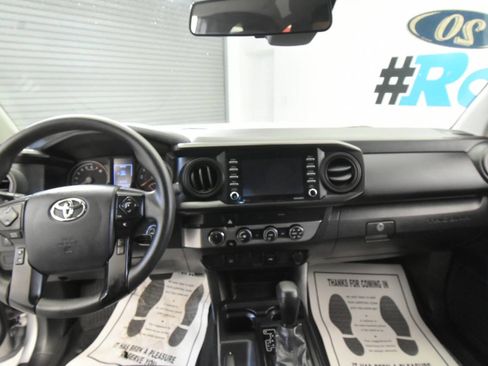 Used 2020 Toyota Tacoma SR w/ SX Package AWD/4WD image 23