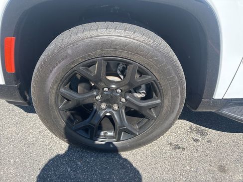 Used 2024 Jeep Wagoneer Series II AWD/4WD image 11