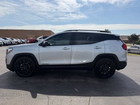 Used 2021 GMC Terrain SLE w/ Elevation Edition FWD image 10