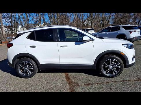 Certified 2022 Buick Encore GX Select image 9
