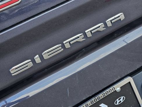 Used 2022 GMC Sierra 1500 AT4 w/ AT4 Preferred Package AWD/4WD image 7