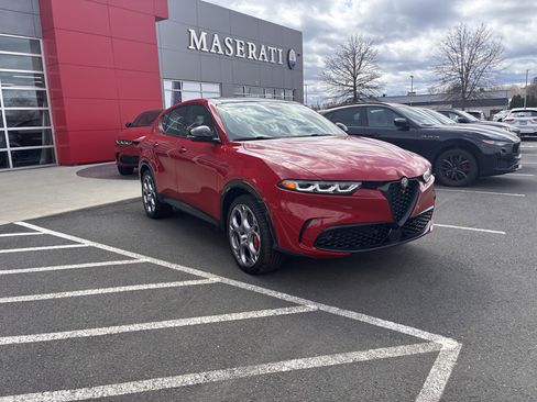 Certified 2024 Alfa Romeo Tonale Veloce w/ Active Assist Package image 4