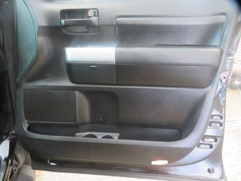 Used 2018 Toyota Sequoia TRD Sport AWD/4WD image 32