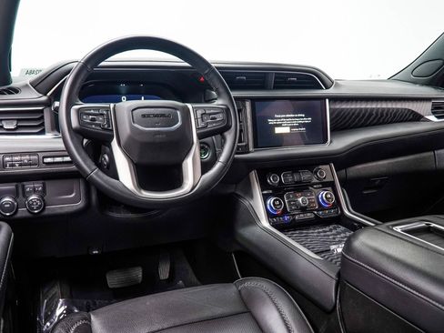 Used 2023 GMC Yukon Denali RWD image 16