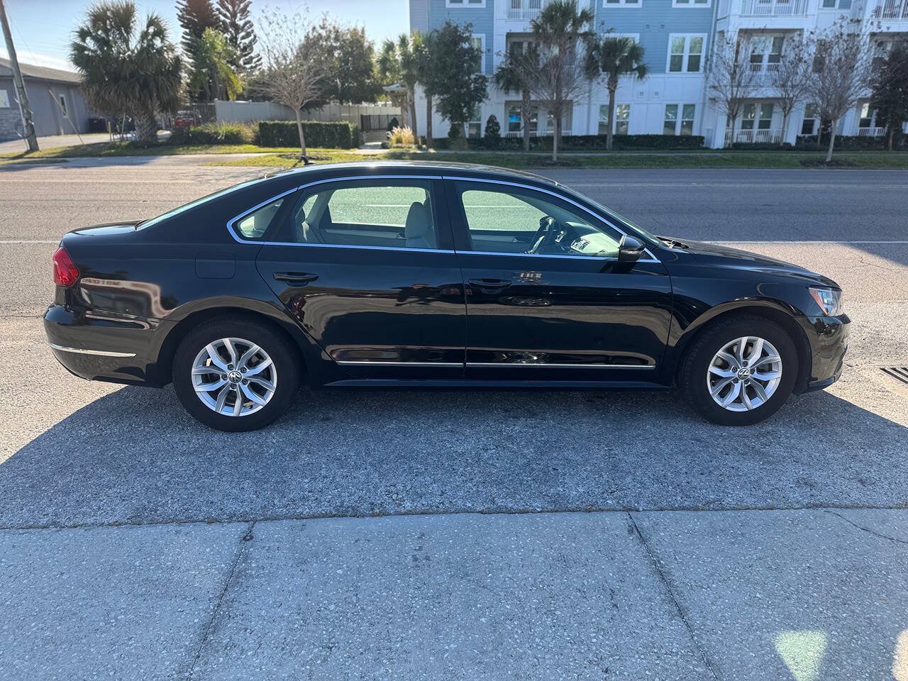 Used 2016 Volkswagen Passat 1.8T S FWD image 9