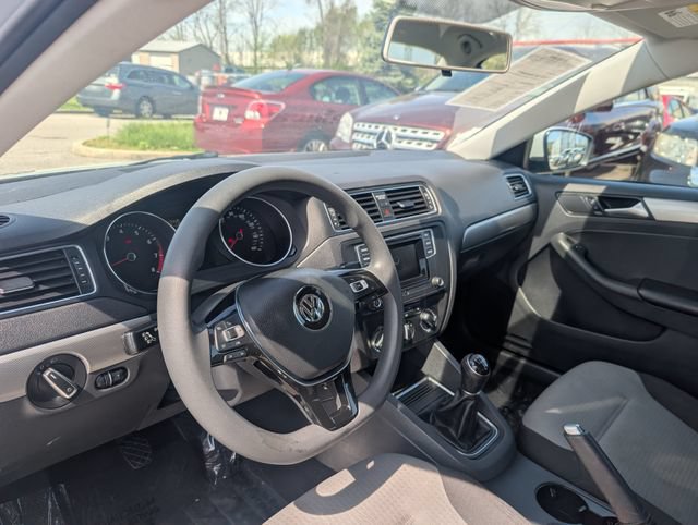 Used 2018 Volkswagen Jetta S w/ Cold Weather Package FWD image 8