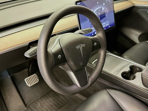 Used 2023 Tesla Model Y Long Range AWD/4WD image 17