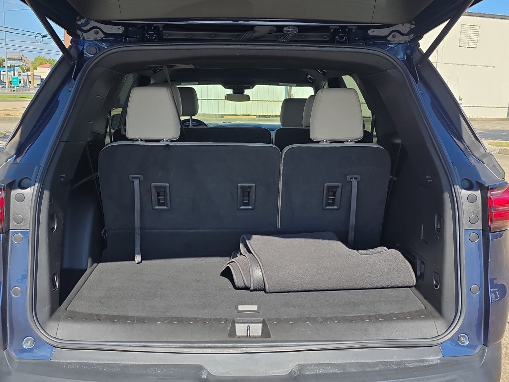 Used 2023 Chevrolet Traverse LS w/ Safety Package FWD image 13