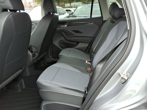 New 2026 Volkswagen Tiguan SE image 9