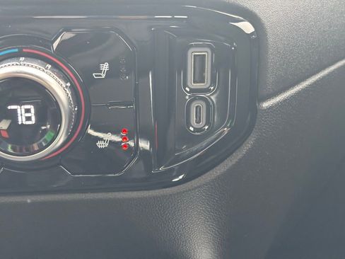 Used 2025 GMC Sierra 1500 Elevation w/ Preferred Package image 30