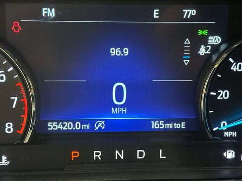 Used 2021 Ford Explorer XLT w/ Equipment Group 202A AWD/4WD image 6