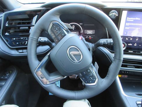 New 2026 Lexus TX 500h AWD image 39