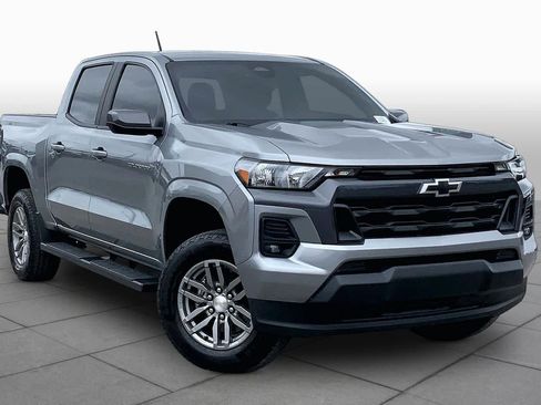 Used 2023 Chevrolet Colorado LT w/ LT Convenience Package II RWD image 3