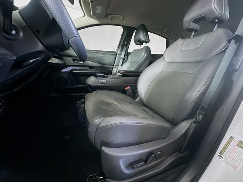 Used 2023 Nissan Ariya FWD image 13