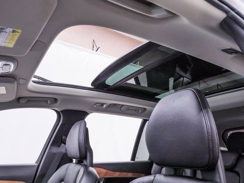 Used 2021 Volvo XC90 T6 Momentum w/ Advanced Package image 10