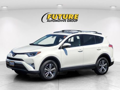 Used 2017 Toyota RAV4 XLE w/ Plus Extra Value Package FWD image 5